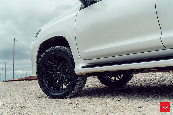 Фото дисков Vossen HF6-5 Черный сатин на Lexus GX II