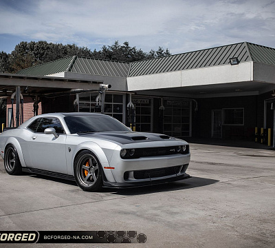 Фото дисков BC Forged LE05 // MLE05 на Dodge Challenger III