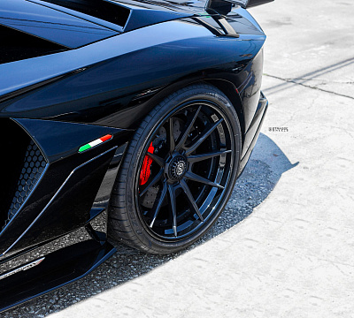 Фото дисков Strasse Wheels SV10 Deep Concave FS на Lamborghini Aventador