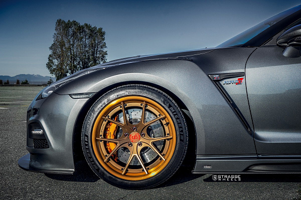 Фото дисков Strasse Wheels SM5R Deep Concave FS Другой цвет на Nissan GT-R