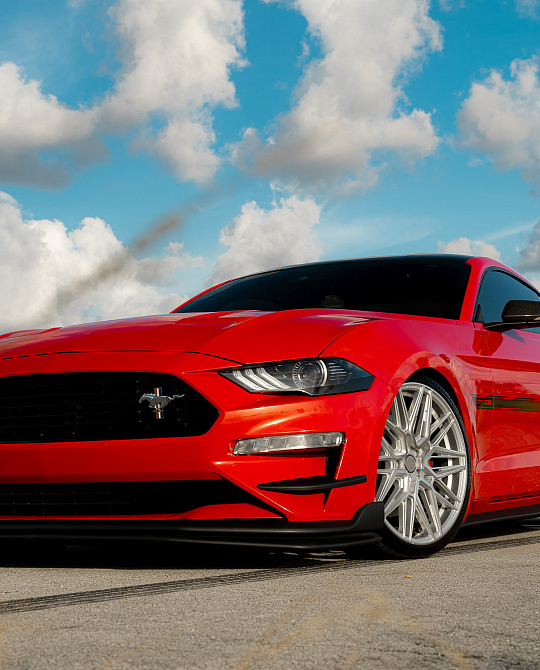 Фото дисков HF-7 Серебро на Ford Mustang VI