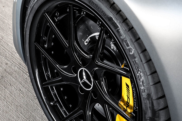 Фото дисков Strasse Wheels SM5RT Deep Concave FS Черный глянец на Mercedes-Benz AMG GT I