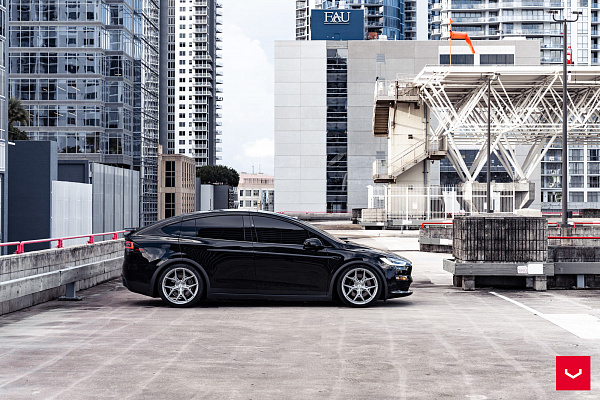 Фото дисков Vossen HF-5 Серебро на Tesla Model X