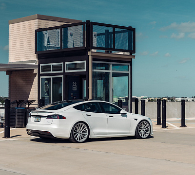 Фото дисков Vossen HF-4T на Tesla Model S