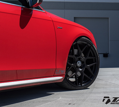 Фото дисков HRE FF01 на Audi A/S/RS 4 (B8)
