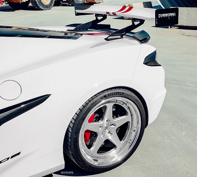 Фото дисков Strasse Wheels S5 Track на Chevrolet Corvette C8