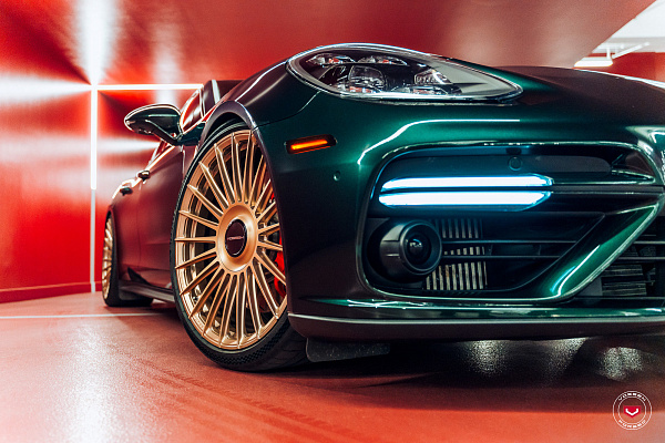 Фото дисков Vossen S17-13 Сатиновая шампань на Porsche Panamera II