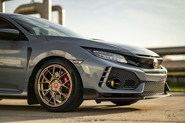 Фото дисков Motegi Racing MR147 CM7 Сатиновое темное золото на Honda Civic Type R FK8