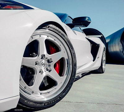 Фото дисков Strasse Wheels S5 Track на Chevrolet Corvette C8
