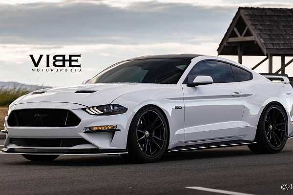 Фото дисков HRE FF04 Черный сатин на Ford Mustang VI