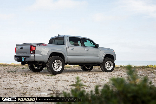 Фото дисков BC Forged LE72 // MLE72 Глянцевый лак на Toyota Tacoma III