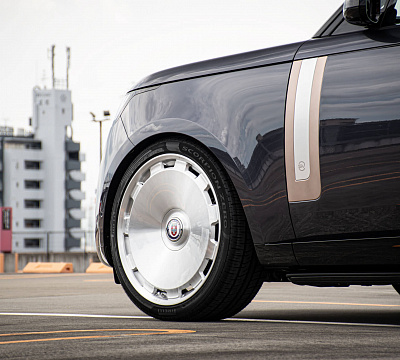 Фото дисков HRE L108M на Land Rover Range Rover V