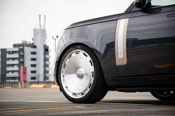 Фото дисков HRE L108M Глянцевый лак на Land Rover Range Rover V