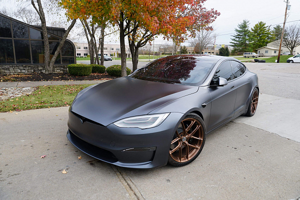 Фото дисков HRE P101SC Сатиновая бронза на Tesla Model S