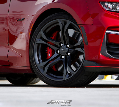 Фото дисков MRR M017 на Chevrolet Camaro VI