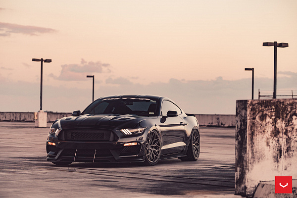 Фото дисков Vossen HF-2 Алмазная проточка на Ford Mustang VI