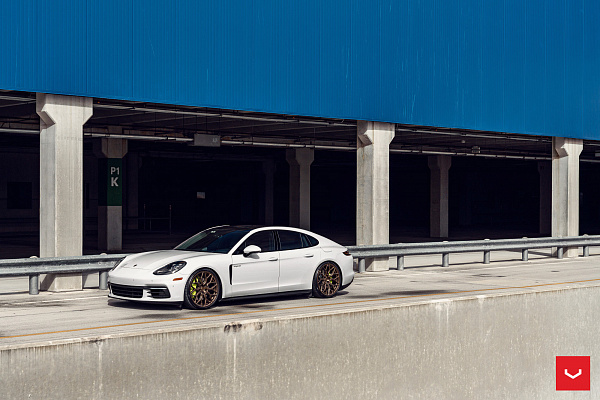 Фото дисков Vossen HF-2 Сатиновая бронза на Porsche Panamera II
