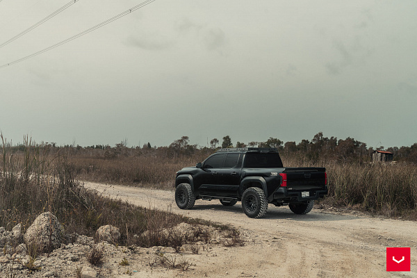 Фото дисков Vossen HFX-1 (6-Lug) Черный сатин на  Toyota Tacoma IV
