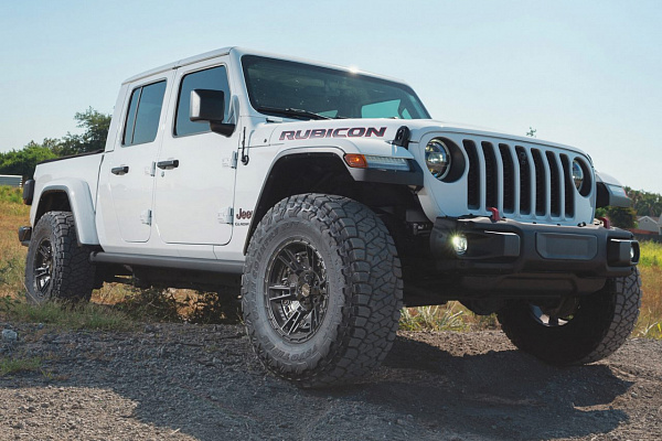 Фото дисков 4PLAY 4PS01 Черный глянец на Jeep Gladiator II (JT)
