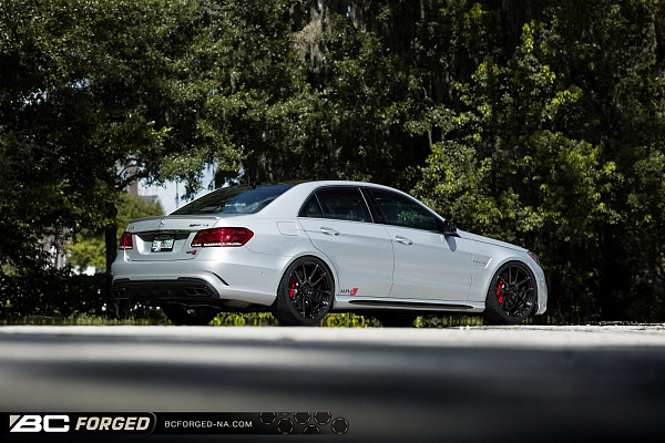 Фото дисков BC Forged EH172 Черный глянец на Mercedes-Benz E-Class (W212, S212, C207)