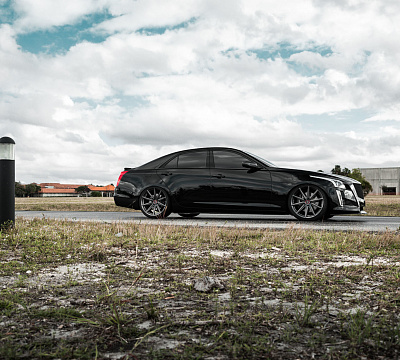 Фото дисков Vossen VFS-10 на Cadillac CTS III