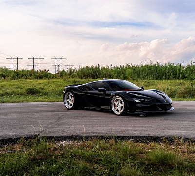 Фото дисков Strasse Wheels F5 Track на Ferrari SF90