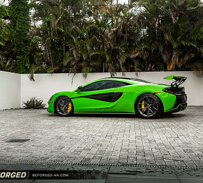 Фото дисков BC Forged RZ21 на McLaren 570S