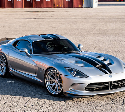 Фото дисков Strasse Wheels SM6R Deep Concave FS на Dodge Viper