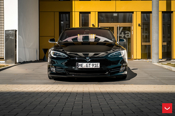 Фото дисков Vossen VFS-2 Глянцевый темный лак на Tesla Model S