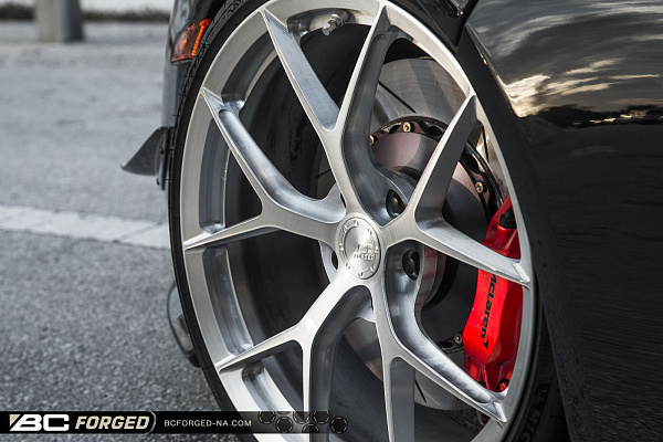 Фото дисков BC Forged KL01 Глянцевый лак на McLaren 12C