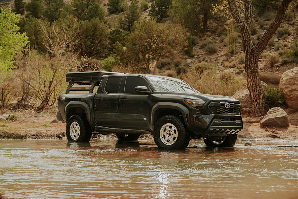Фото дисков Black Rhino TROOPER  на  Toyota Tacoma IV