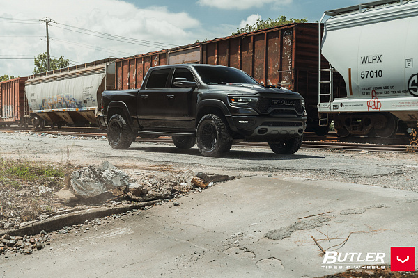 Фото дисков Vossen HF6-5 Черный глянец на Ram 1500 V