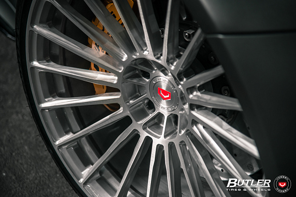 Фото дисков Vossen S17-04 Глянцевый темный лак на Mercedes-Benz C-Class (W205)
