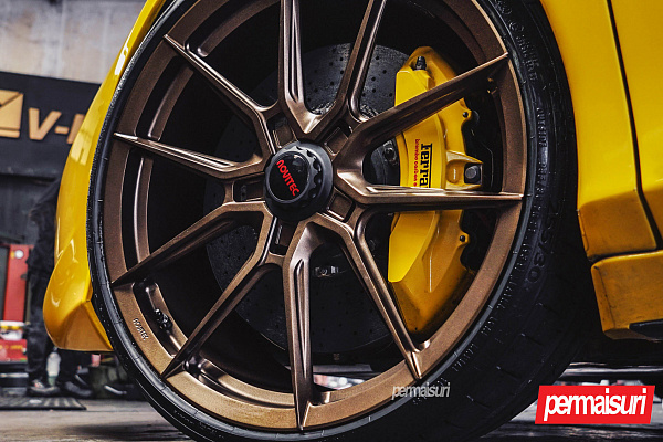 Фото дисков NOVITEC NF10 Сатиновая бронза на Ferrari 458