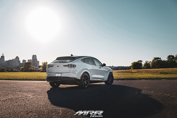 Фото дисков MRR FS06 Черный сатин на Ford Mustang Mach-E