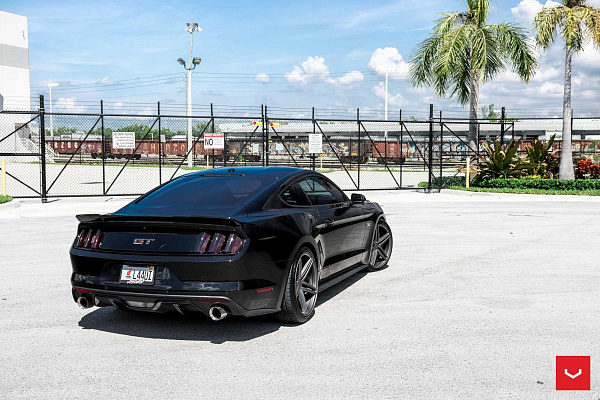 Фото дисков Vossen CV5 Сатиновый графит на Ford Mustang VI