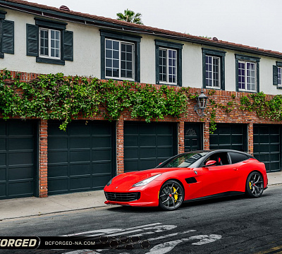 Фото дисков BC Forged KL01 на Ferrari GTC4Lusso