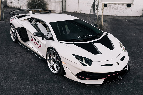 Фото дисков Brixton Forged NC01-R Серебро на Lamborghini Aventador