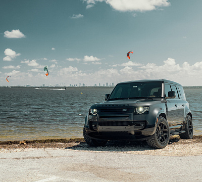 Фото дисков Vossen UV-X на Land Rover Defender II