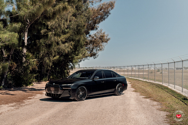 Фото дисков Vossen GEN-04 (3-piece) Черный глянец на BMW 7 (G70)