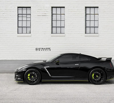 Фото дисков Strasse Wheels SV1 Deep Concave Monoblock на Nissan GT-R