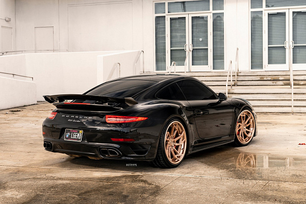 Фото дисков Strasse Wheels SB1 Deep Concave FS Сатиновое золото на Porsche 911 VII