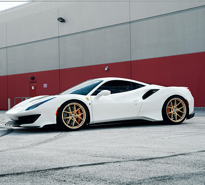 Фото дисков HRE P101 на Ferrari 488