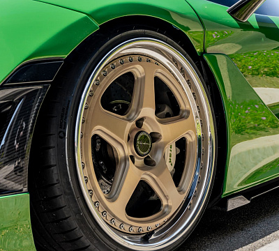 Фото дисков Brixton Forged TR05 на McLaren 720S