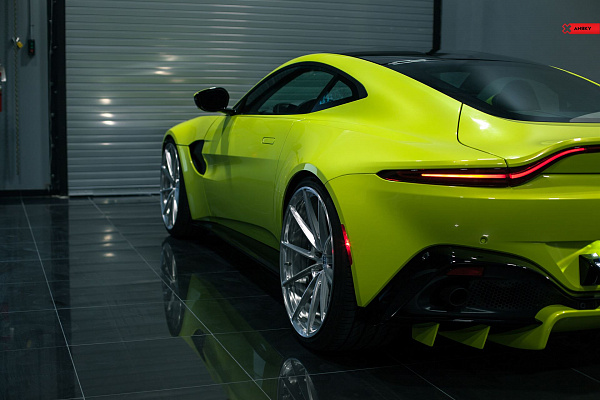 Фото дисков Anrky AN18 Глянцевый лак на Aston Martin Vantage 4