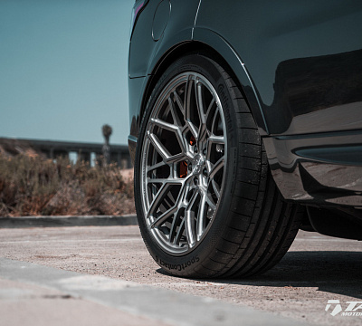 Фото дисков Vossen UV-1 на Land Rover Range Rover Sport II