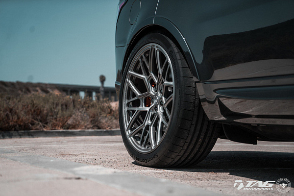 Фото дисков Vossen UV-1 Глянцевый темный лак на Land Rover Range Rover Sport II
