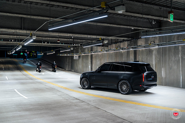 Фото дисков Vossen S17-14 Глянцевый темный лак на Land Rover Range Rover V