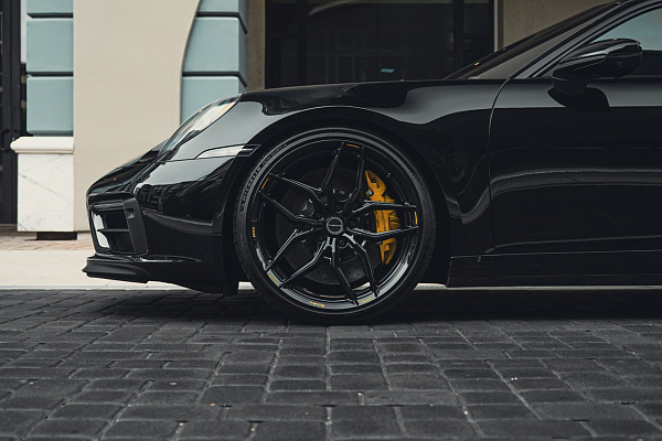 Фото дисков Brixton Forged PF12 R / RS Черный глянец на Porsche 911 VIII