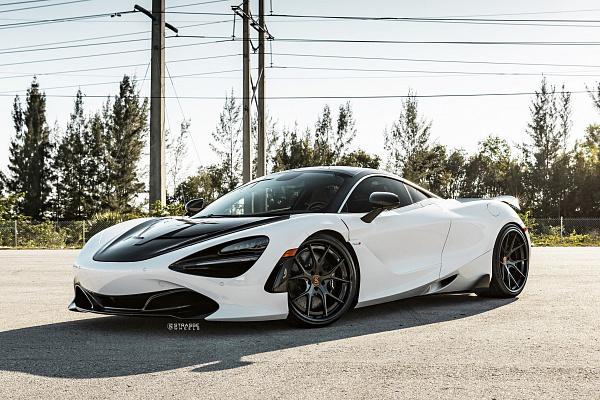 Фото дисков Strasse Wheels SM5R Deep Concave FS Другой цвет на McLaren 720S